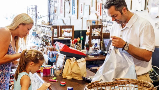 Effortless Multi-Store Management Effortless Multi-Store Management